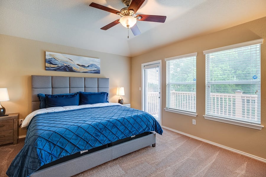King size bed