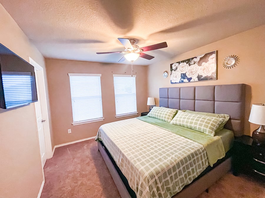 King size bed