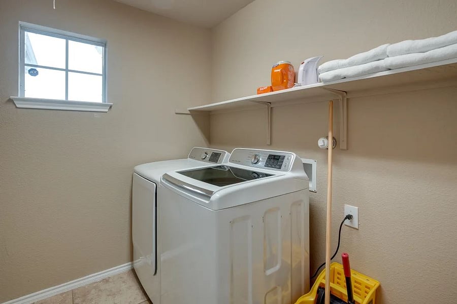 Furnished Finder property 681325_1 photo 24