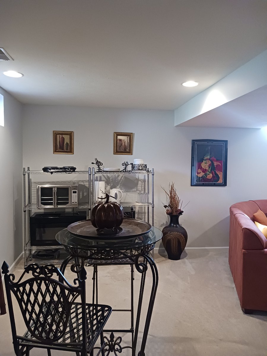 Kitchenette- refrigerator, microwave, sink, 2- burners, air fryer, convection oven, tea kettle, coffee maker, dishes, etc.
Updated pictures soon.