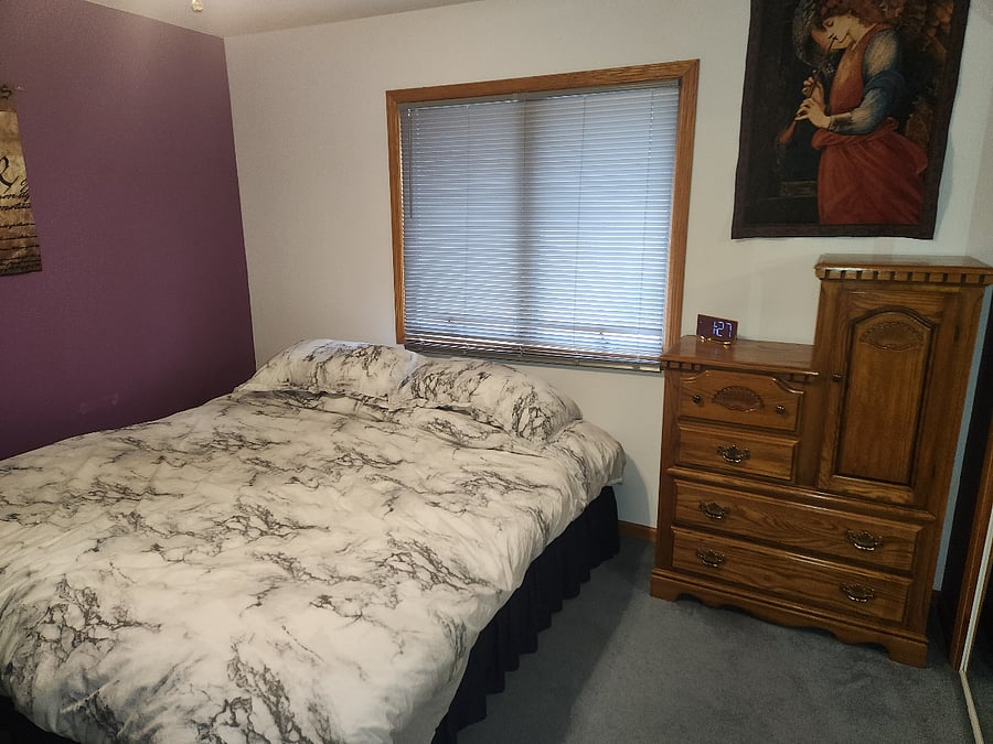 Guest King Bed - Unit A ($1200.00/Month)