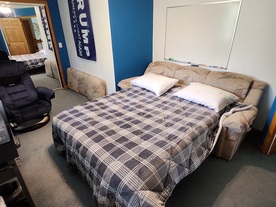 Guest Sleeper Sofa - Unit B ($1000/Month)
