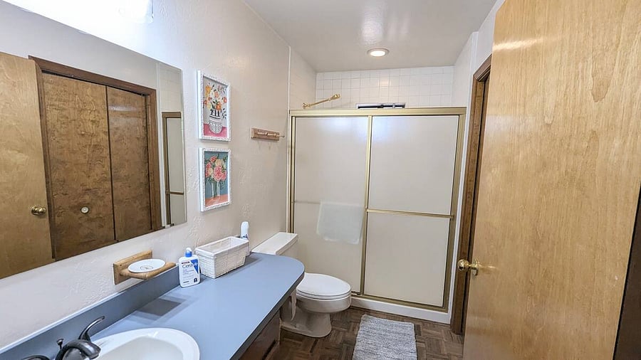 Master Bathroom - Bathroom #1