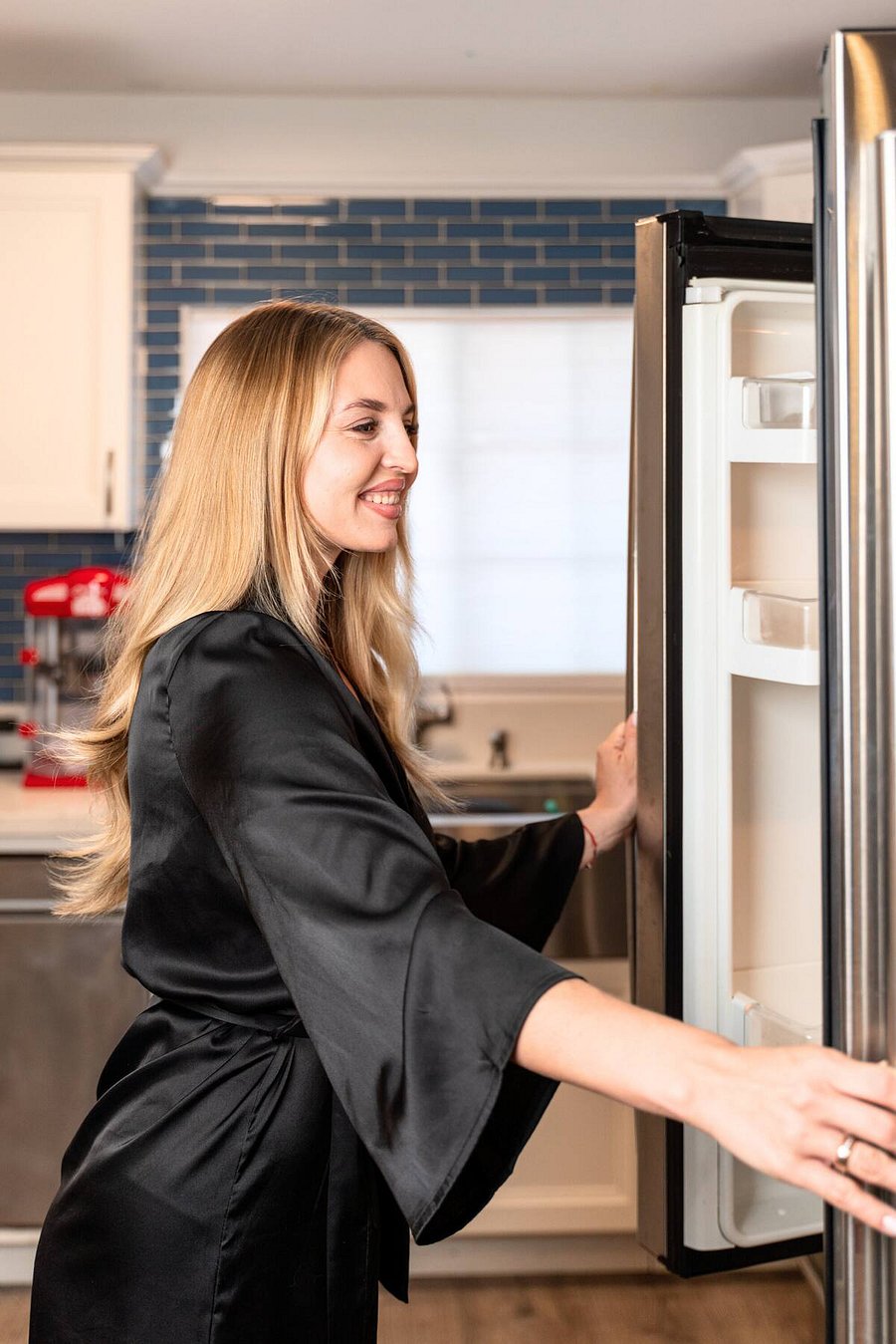 Plenty of room to stock up and settle in, our spacious fridge is ready for your favorite drinks and snacks.