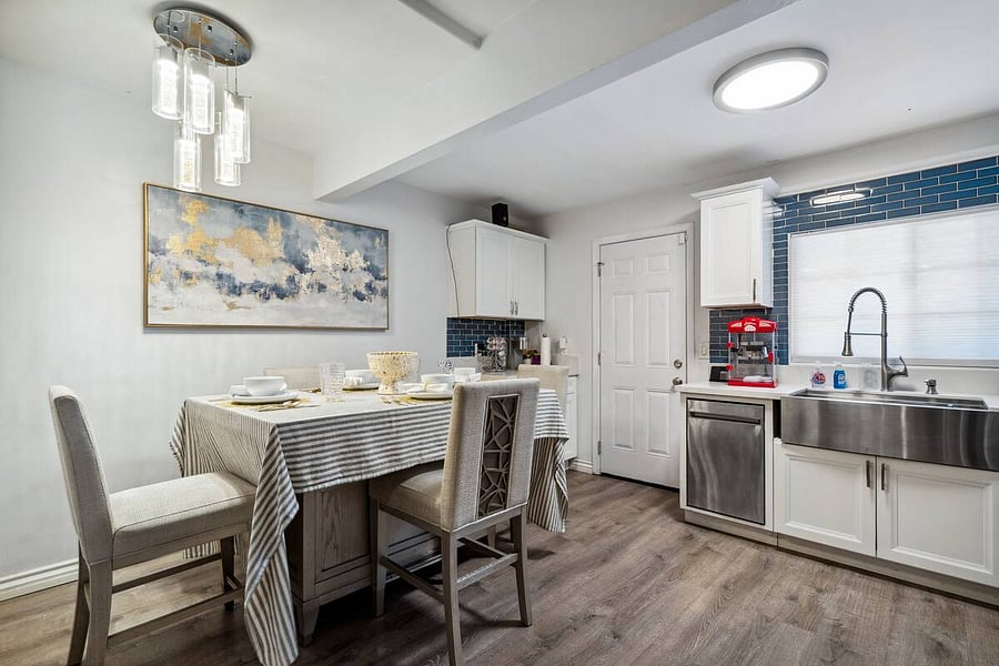 Gather, laugh, and dine together in this bright and welcoming space, perfect for morning coffee or a home-cooked dinner.