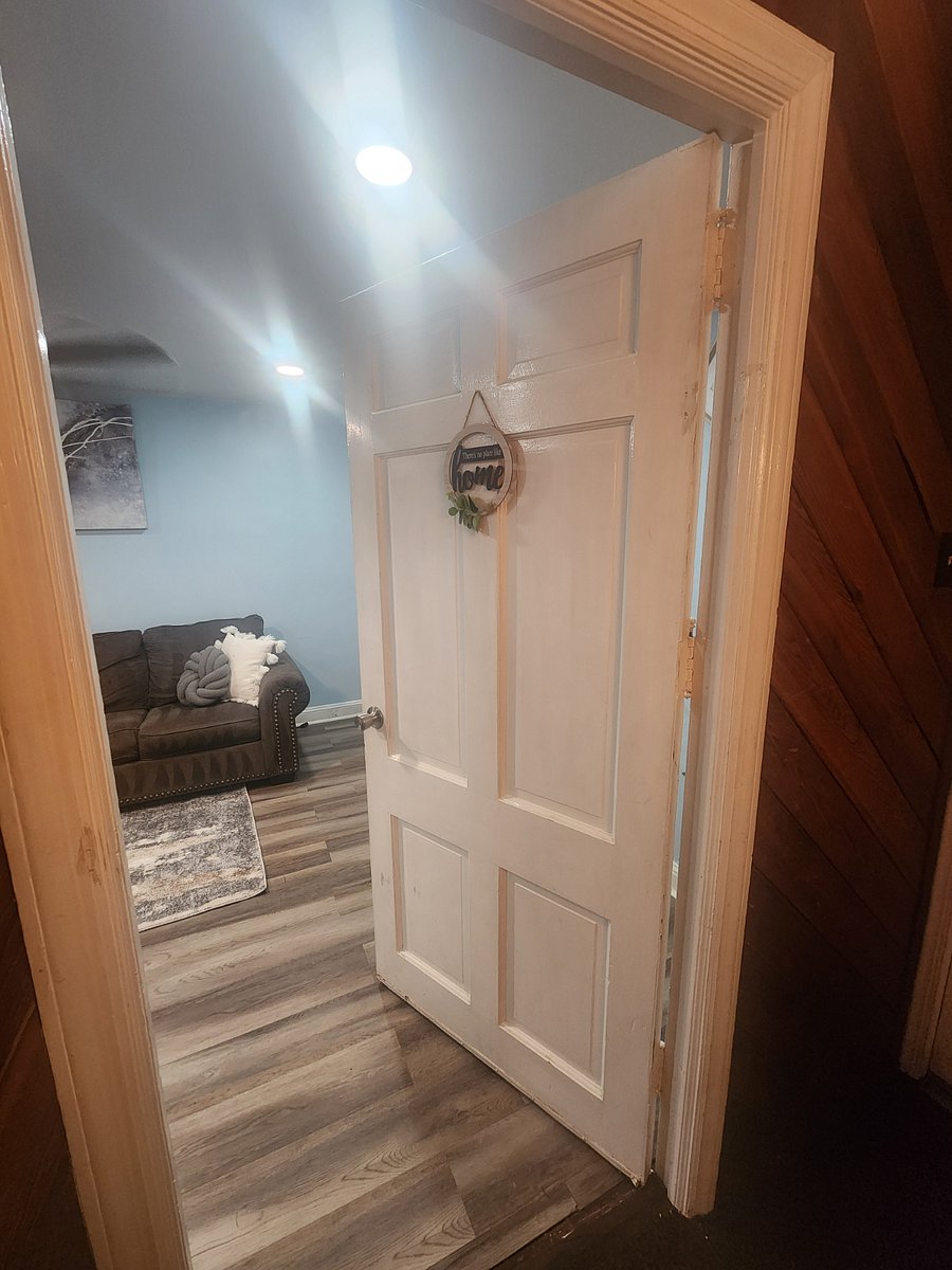Entrance View to Cozy Apartment