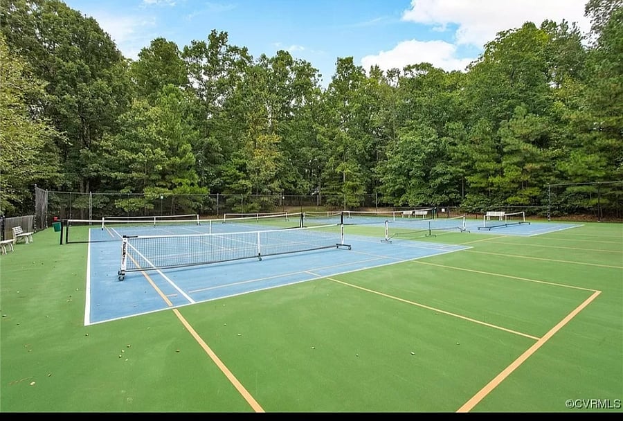 Tennis anyone? The tennis and pickleball courts are clay. Not asphalt. There are groups that play regularly here. There is also a local pickleball group 5 minutes down the road. 