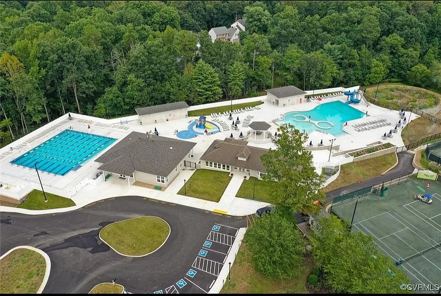 Lap pool, swimming pool and splash park for resident children.  