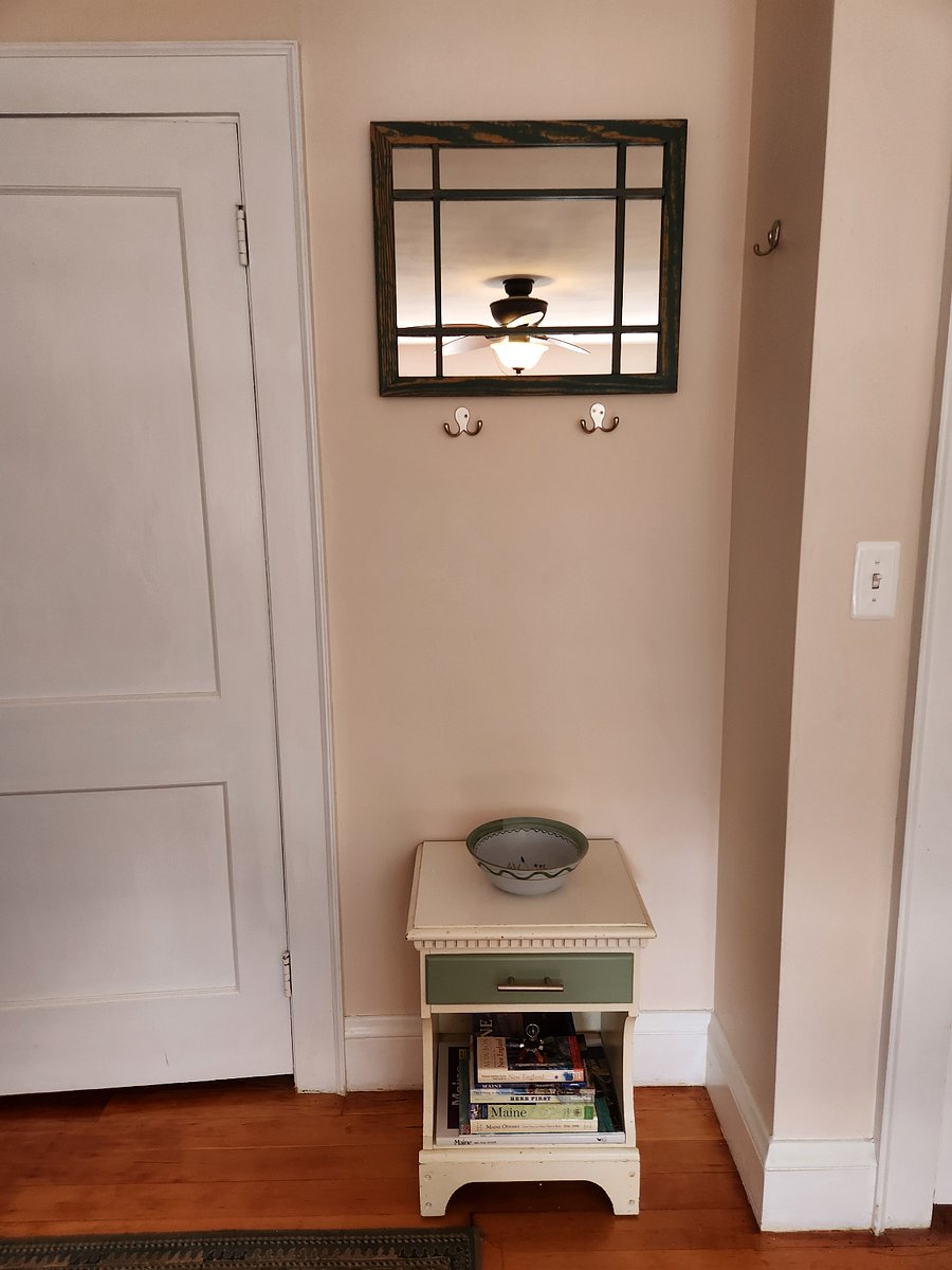 Mini entry area/table with hooks for hanging items