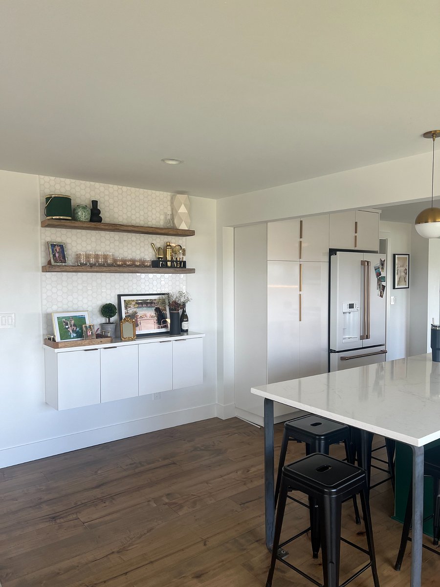 Shared upstairs living/dining room.