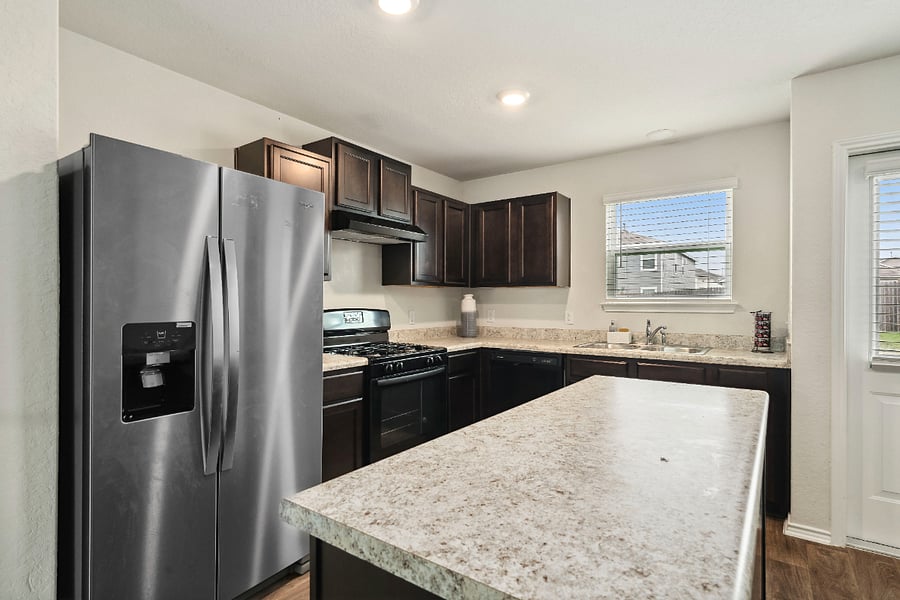 Furnished Finder property 682200_1 photo 4