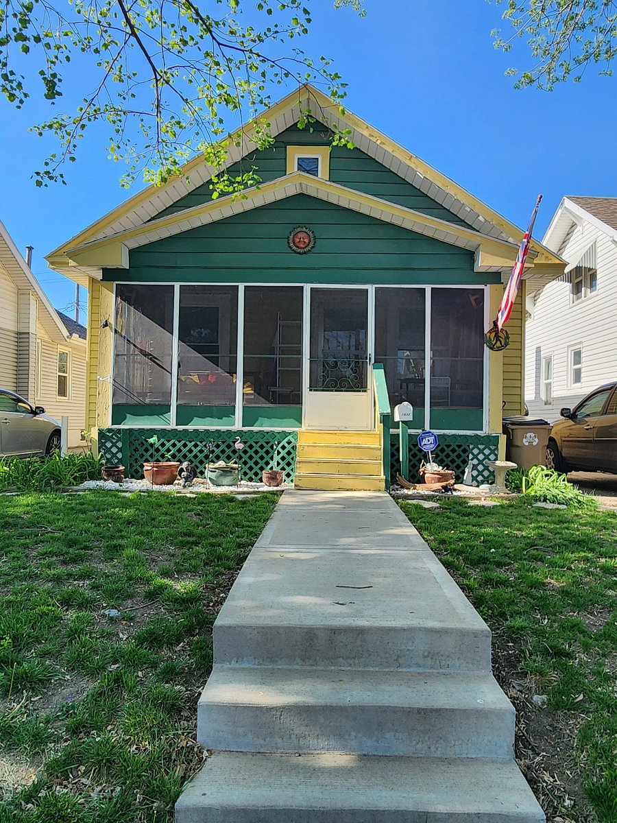 Cozy Bungalow in North Kansas City 