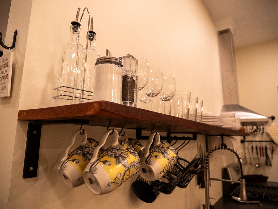 Kitchen. Dish Shelf