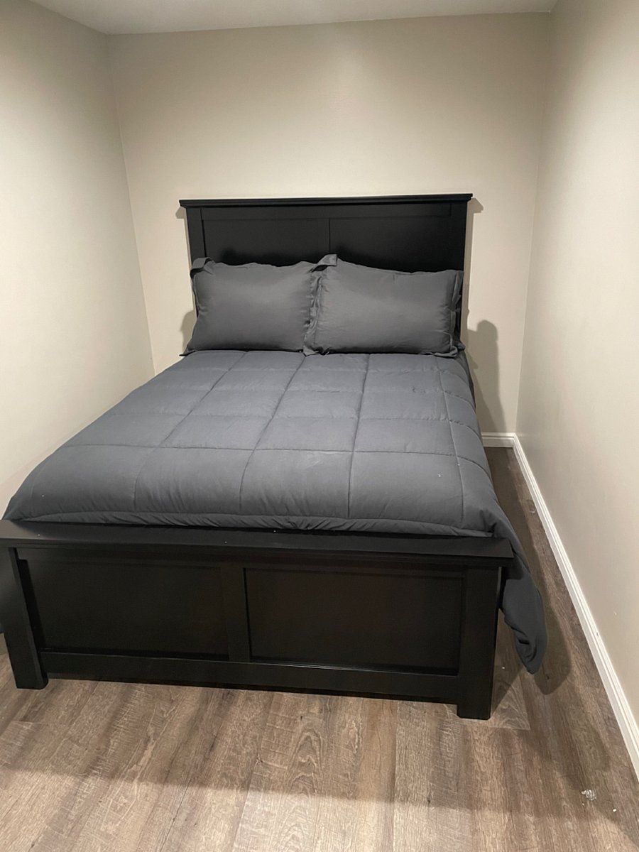 2nd bedroom- full bed