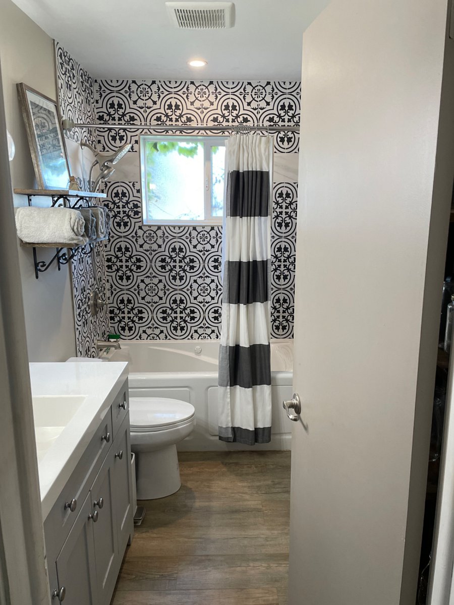 Bathroom- Deep Soak Tub