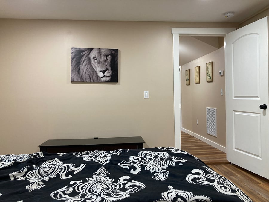 Queen.bedroom $900/mo