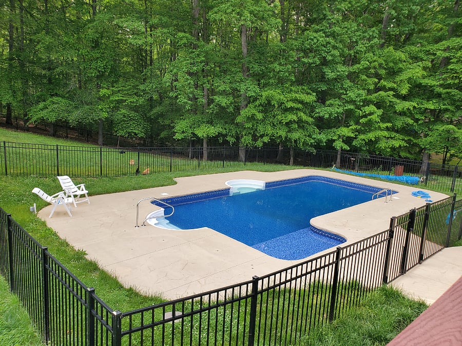 Shared pool, seasonal. Compete with chairs, tables, pool accessories...