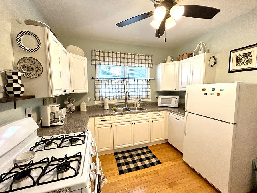 Furnished Kitchen