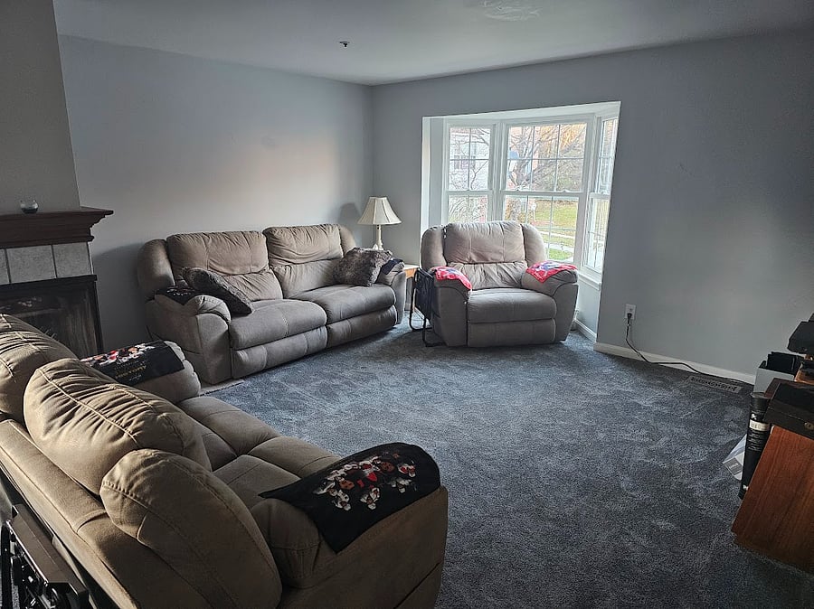 Living Room w/fireplace