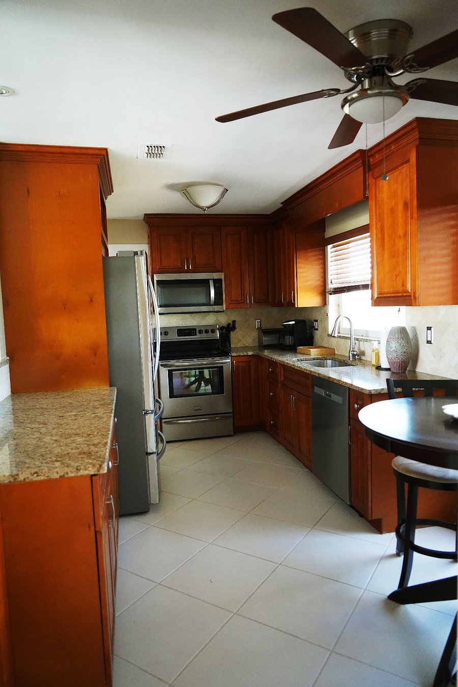 Kitchen with breakfast nook