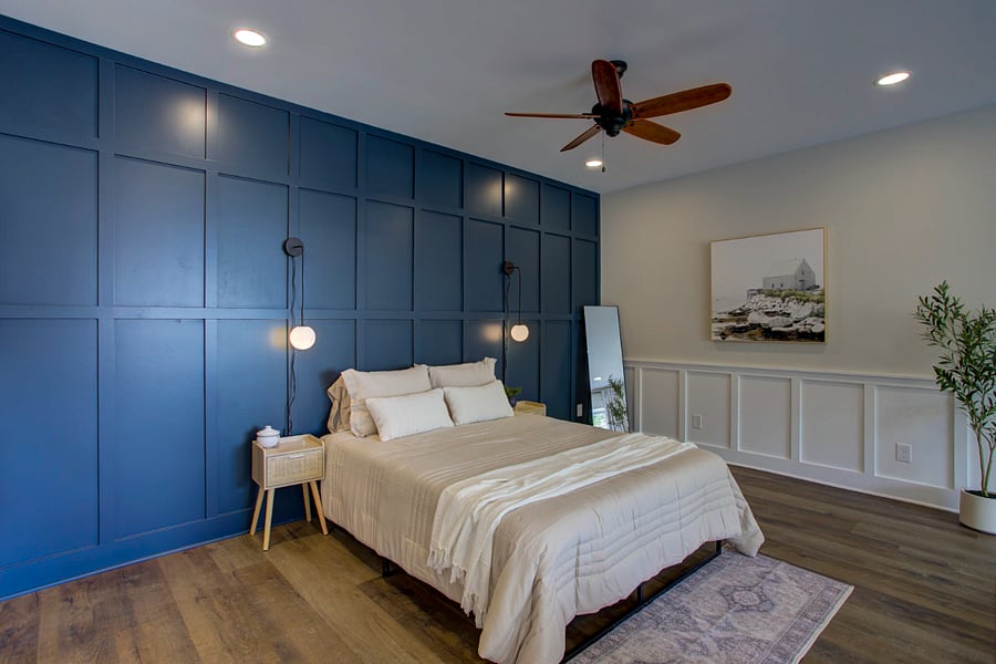Bedroom with ceiling fan