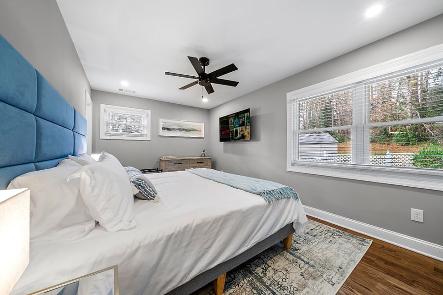 Bedroom 2- King Bed