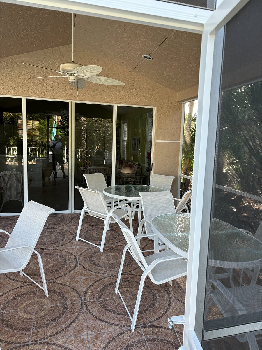 Screened area for pool house