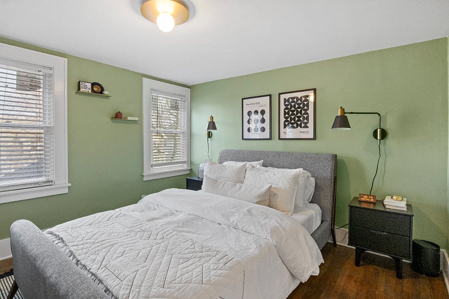 Bedroom 2 (Green Goddess)