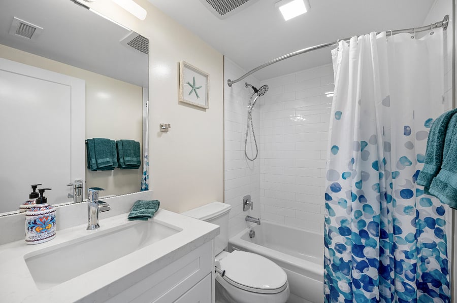 # 2 bedroom , attached full bathroom