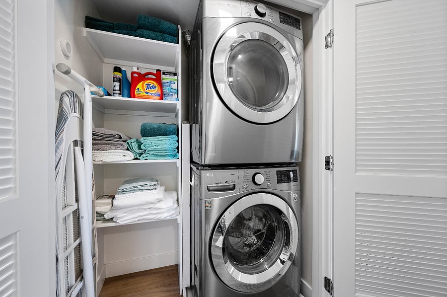 Laundry room and Linens