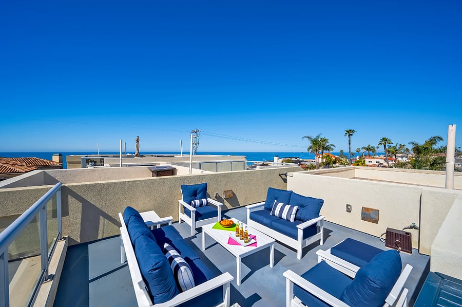 Rooftop deck, sweeping views, relaxing space