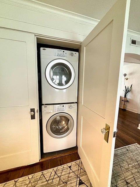 Full size in-unit washer & dryer.