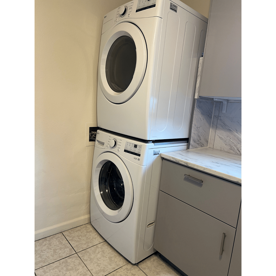 Furnished Finder property 684094_1 photo 9