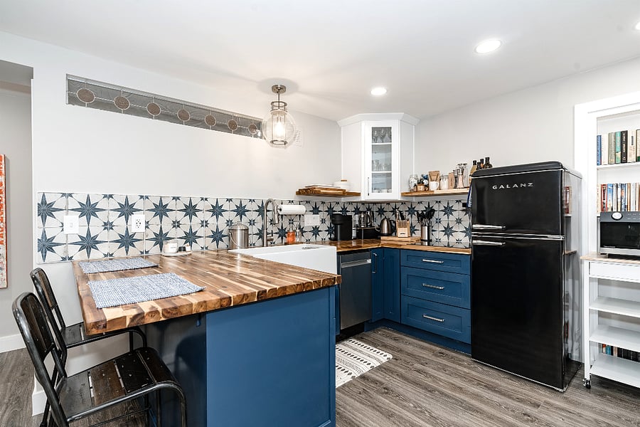 Kitchen is stocked to provide you with the comforts and conveniences of your favorite cooking place.