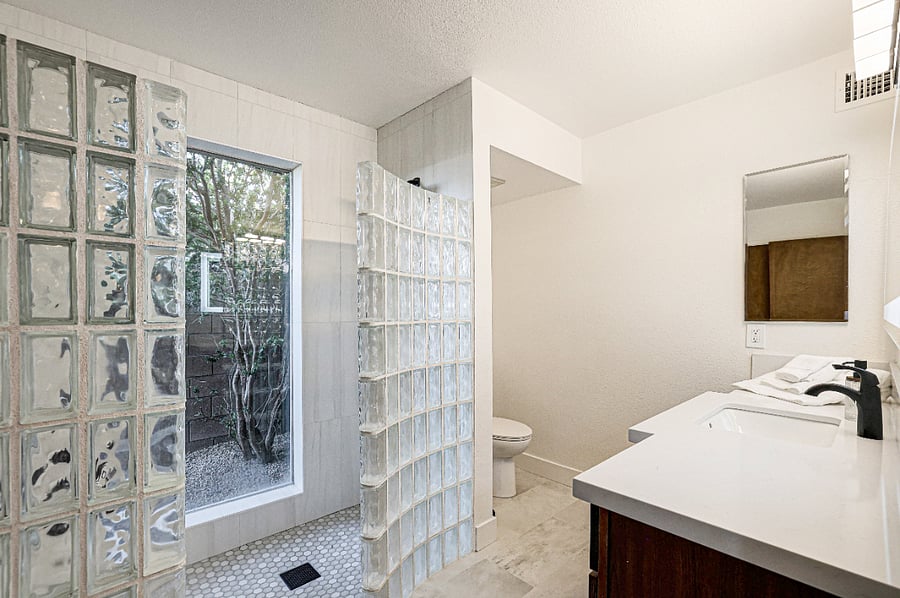 Ensuite