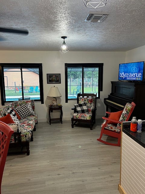 Furnished Finder property 684290_1 photo 6