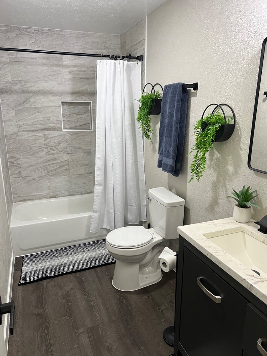 2nd bathroom 