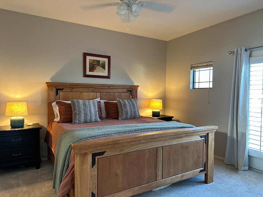 Master Bedroom w/King bed