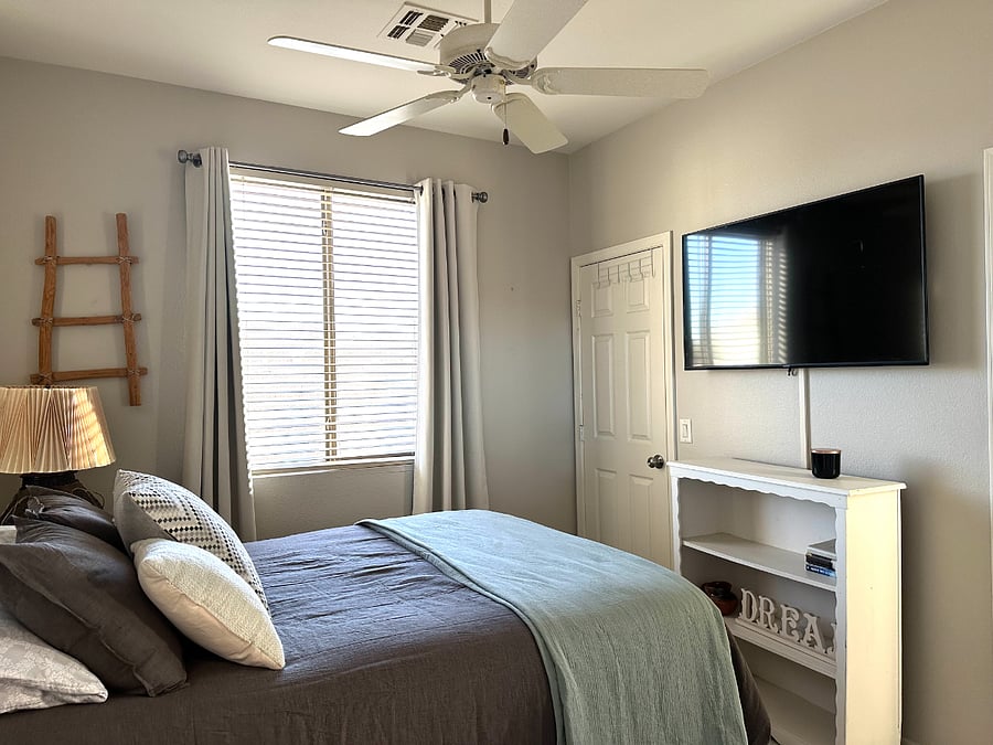 Queen  Bedroom with smart TV