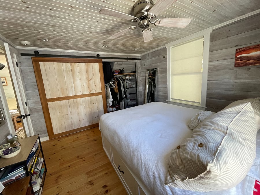 !st Floor BR, queen bed, built in closet system