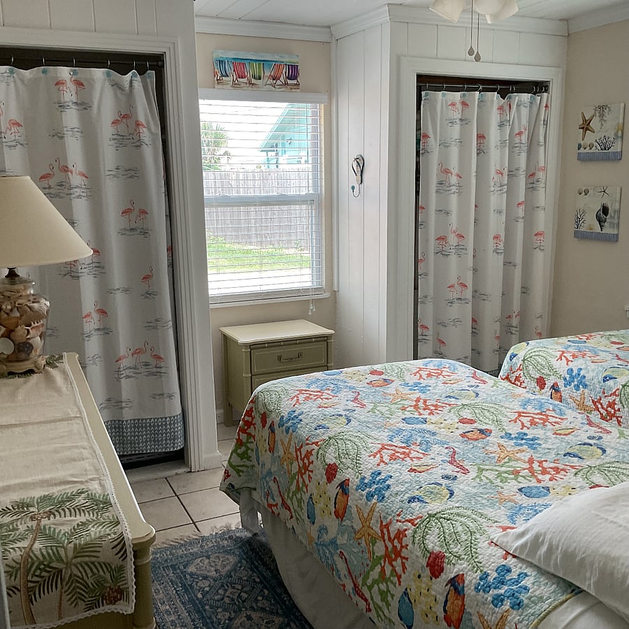 Bedroom 1 with 2 twin beds