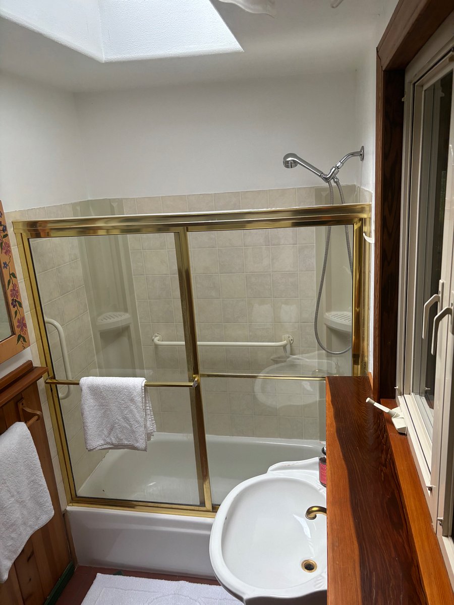 shower and bathtub