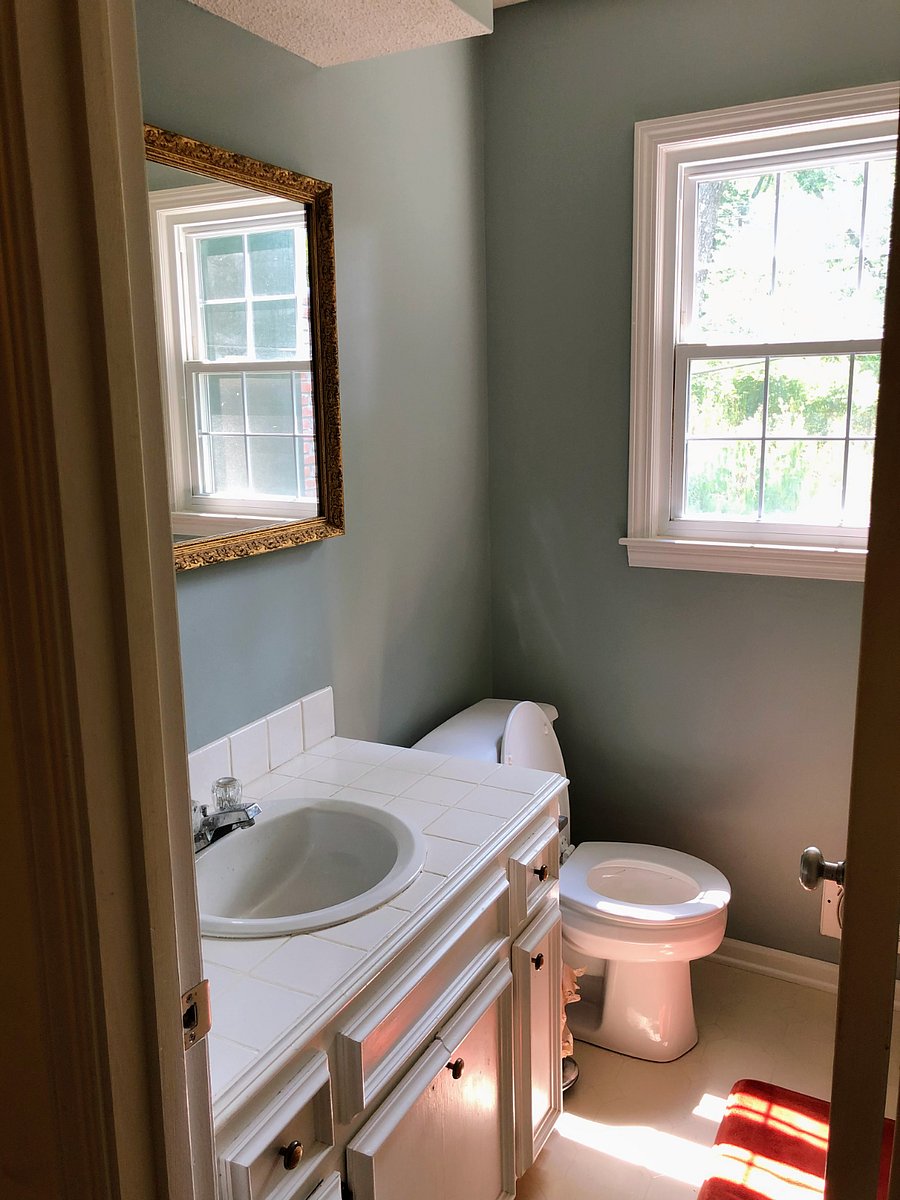 Full bathroom with Tub & Shower