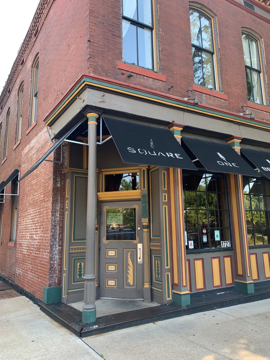 Lots of choices for dining around the neighborhood
