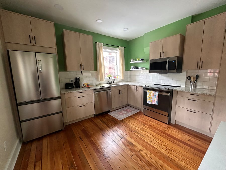 Beautiful spacious and modern kitchen with gourmet appliances and original hardwood floor!