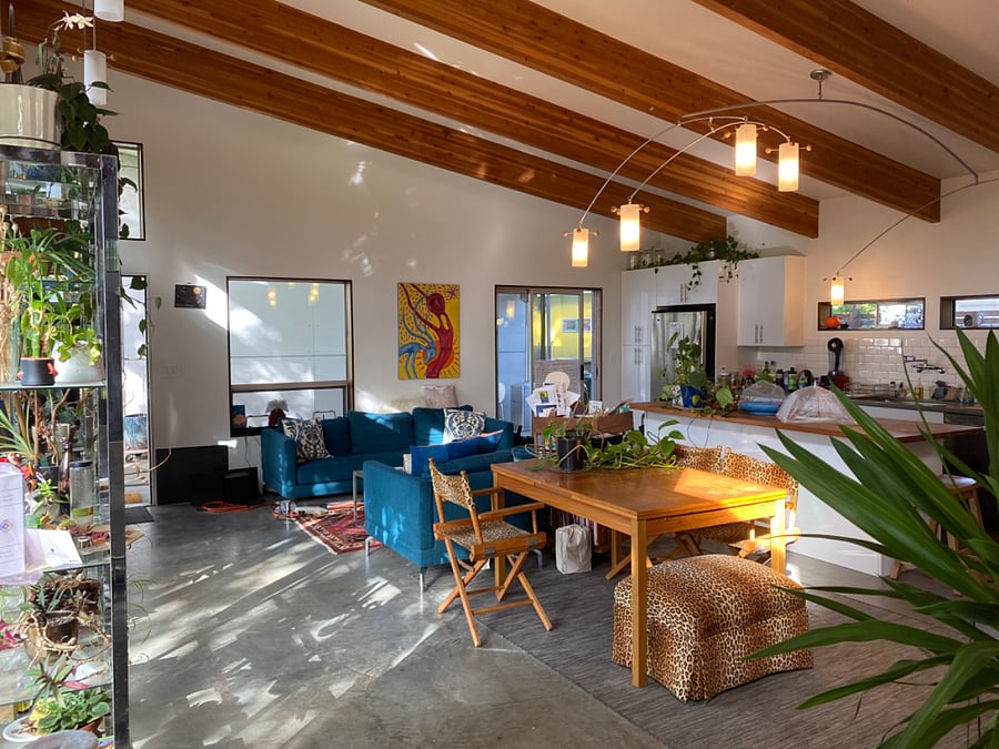 Open concept front room and kitchen