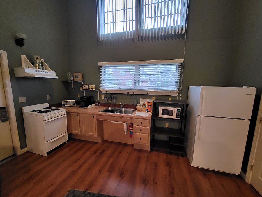 Furnished Finder property 685547_2 photo 3