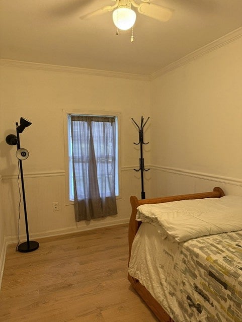 Single bedroom with closet