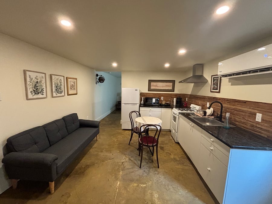 Furnished Finder property 686002_1 photo 2