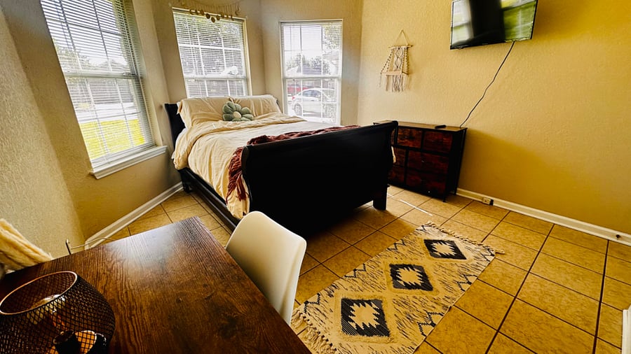 Furnished Finder property 686180_1 photo 1